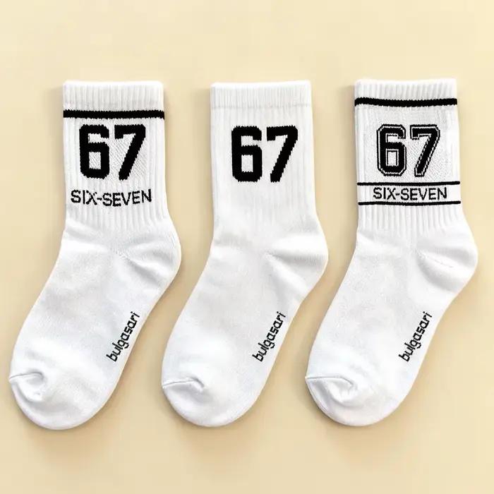 Chaussettes tendance pour adolescents avec imprimé "67" – Chaussettes de sport mi-mollet pour enfant