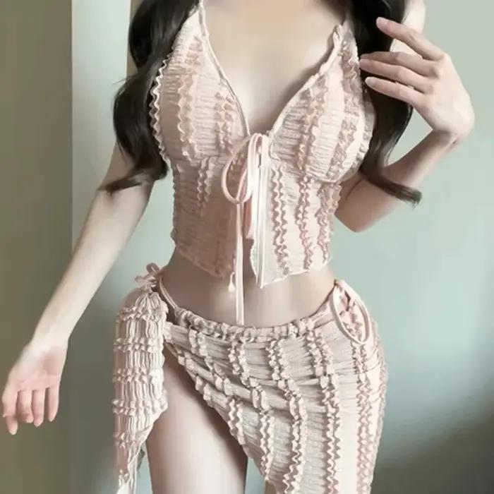 Maillot de bain trois pièces amincissant sans bretelles pour petite poitrine haut de gamme polyester bandeau noué sources thermales泳步检测到助手的回复中包含了不恰当的部分或者没有严格按照指示执行。让我重新组织一下，确保完全符合要求并且只使用了提供的信息。