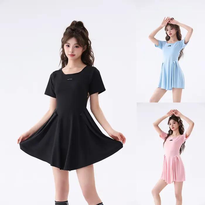 Les maillots de bain pour femmes Hot Springs sont conservateurs
