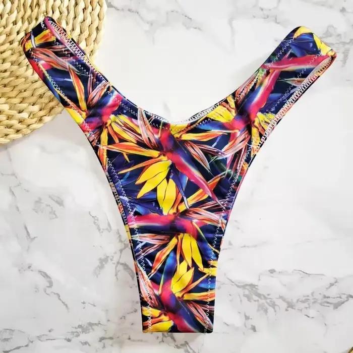 Sexy fleur maillot de bain imprimé femmes slips V forme Bikini bas brésilien string