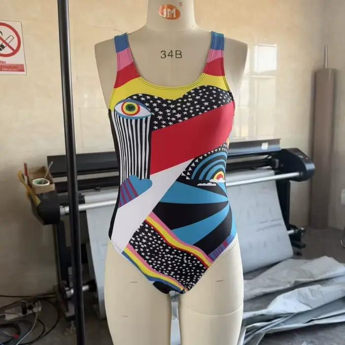 Nouvelle collection 2026 : Maillot de bain une pièce imprimé abstrait pour femme