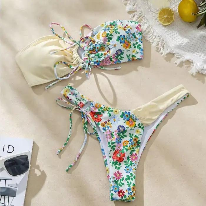 Bikini floral Lovey Village deux pièces pour femmes style jeune bandeau haute taille occassions plage vacances piscine spa sources chaudes