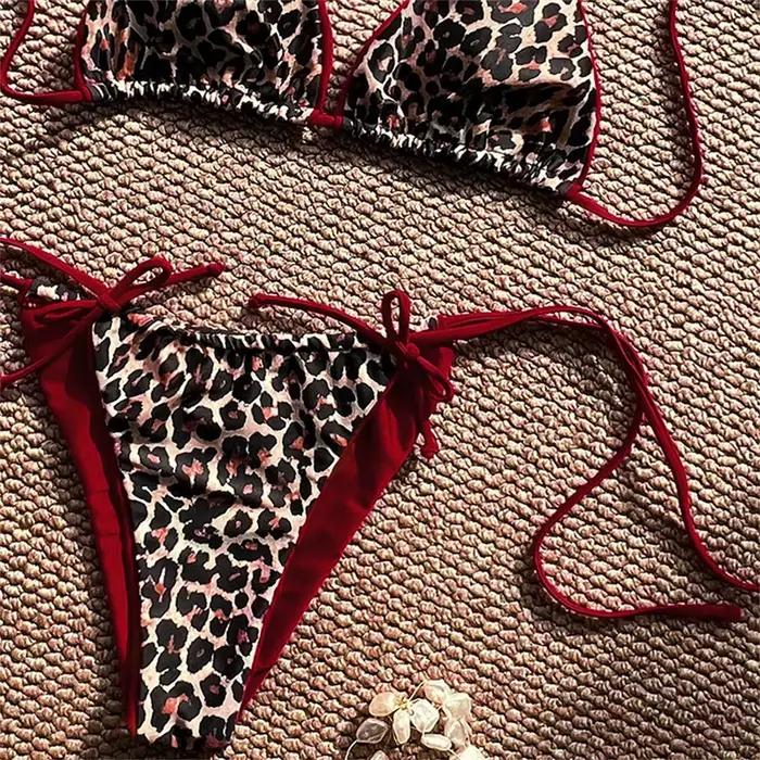 Maillot de bain léopard rouge