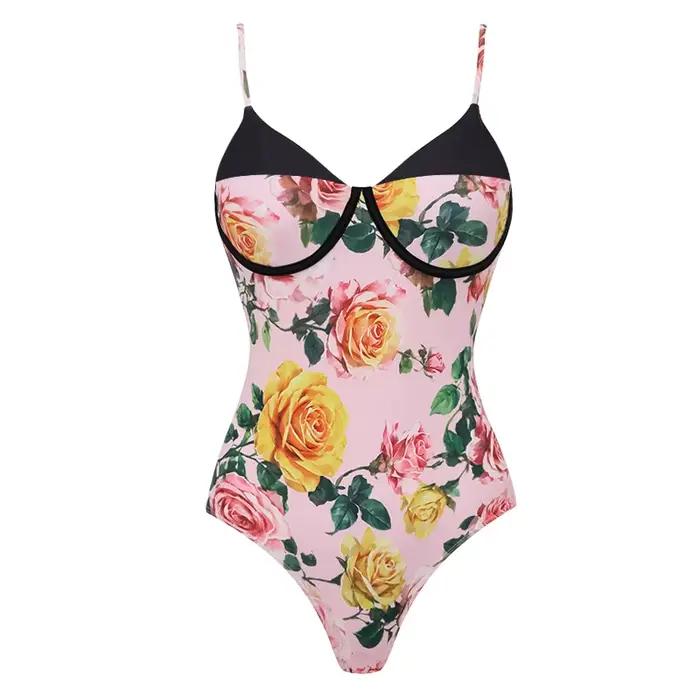 Maillot de bain une pièce 2026 avec paréo tendance pour femme, noir, style body, tenue de plage