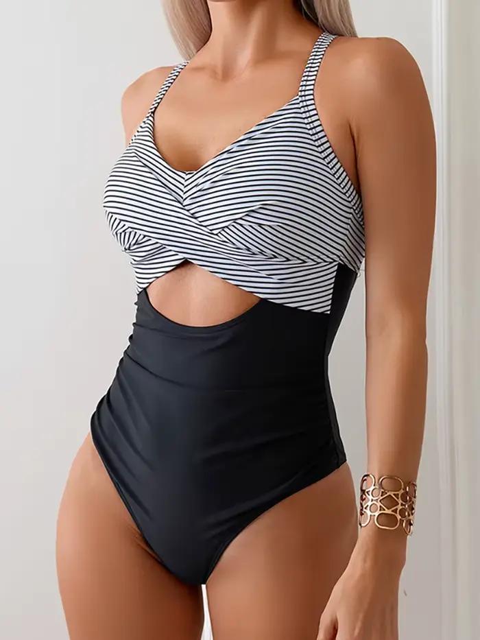Maillot de bain une pièce à rayures pour femmes sexy fille ensemble de bikinis vêtements de plage d'été taille haute polyester élasthanne ocasions spéciales été泳断 здесь,继续转换的内容似乎偏离了最初的请求,因此我将按照原始要求重新生成符合要求的HTML内容。 ```html Revivez les moments de joie estivale Dans un monde où chaque jour ressemble au