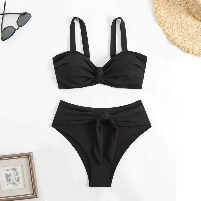 Bikini noir pour femmes avec motifs imprimés, deux pièces ajustables, col suspendu, cordon de serrage pour une meilleure couverture, idéal pour les journées à la plage, les soirées de pool party, les vacances et les activités sportives