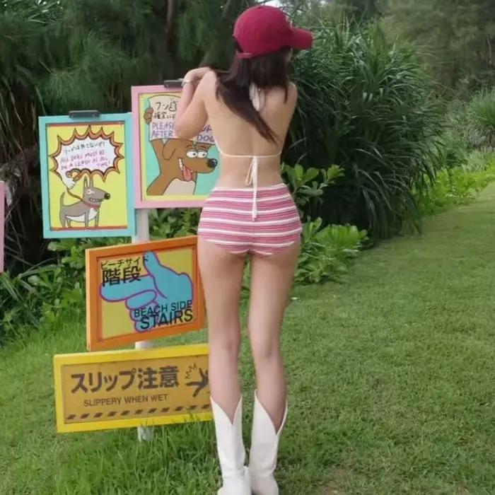 Maillot de bain deux pièces rayé rétro français