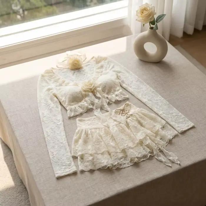 Maillot de bain à volants en dentelle à manches longues