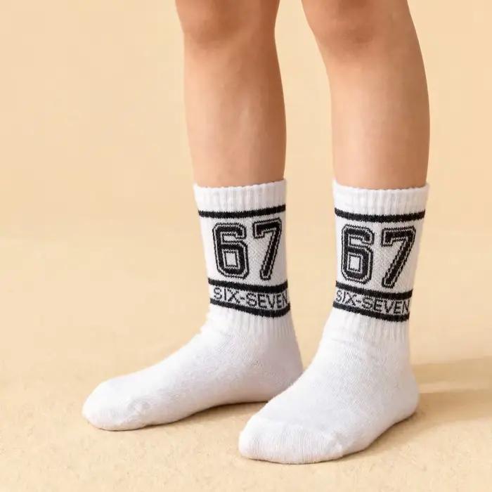 Chaussettes tendance pour adolescents avec imprimé "67" – Chaussettes de sport mi-mollet pour enfants tendance toutes saisons