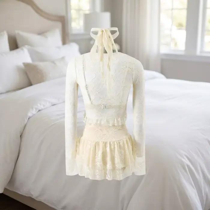 Maillot de bain à volants en dentelle à manches longues
