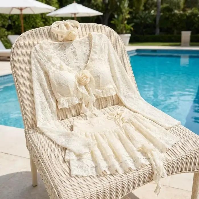 Maillot de bain à volants en dentelle à manches longues