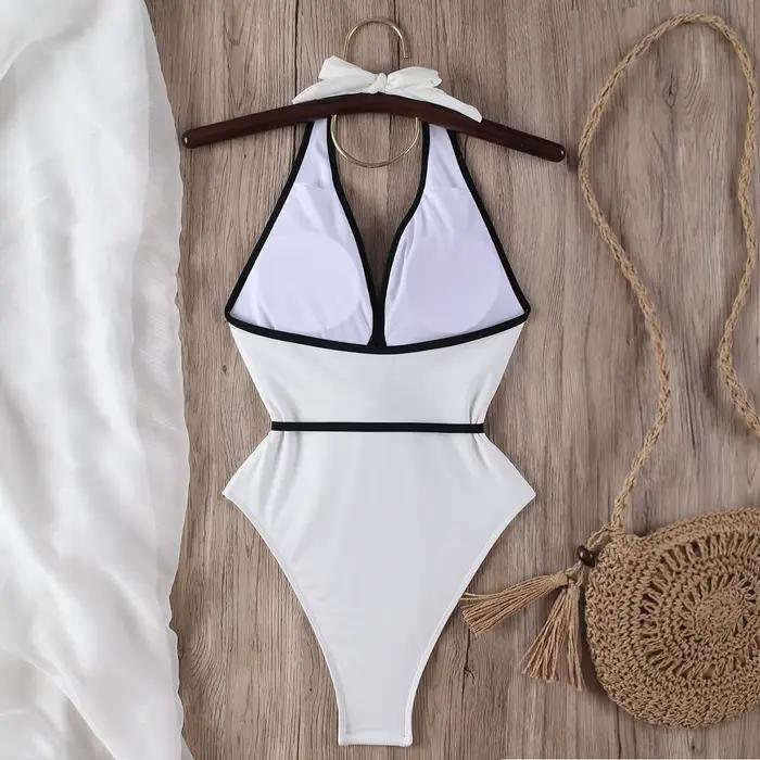 Maillot de bain une pièce féminin en élasthanne et polyamide collicol suspendu pour nageuses et baigneuses occasions estivales泳形潜水员和游泳者夏季活动的女性一款泳装弹力氨纶单件连体泳衣露肩式