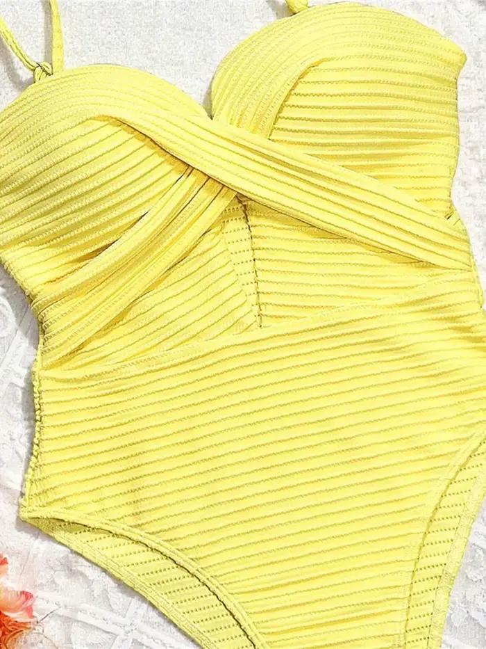 Maillot de bain une pièce jaune sexy côtelé à découpes