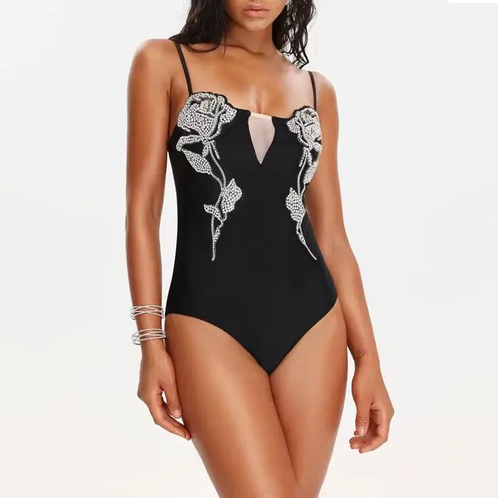 Maillot de bain une pièce avec jupe motif floral pour femme, tenue de plage élégante, confortable et résistante pour les activités aquatiques et les vacances